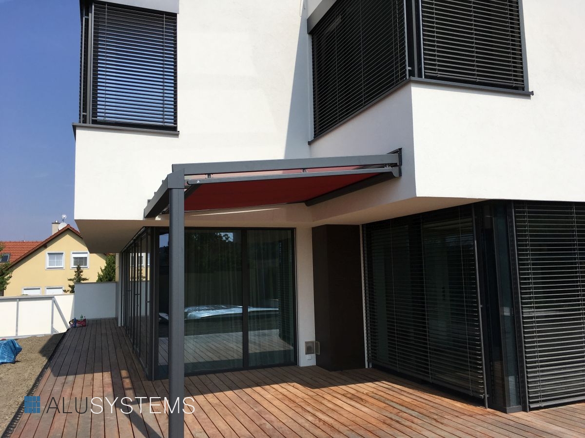 Prosklená pergola s markýzou Olomouc